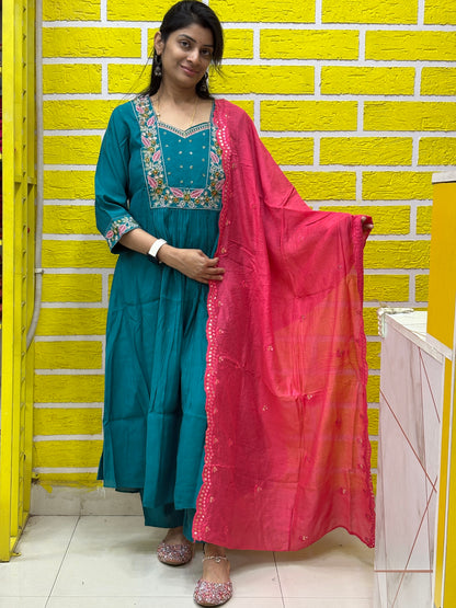 Teal Mul Chanderi Embroidered Kurti Set with Contrast Pink Dupatta Kurti Set AAKS0UZJ8