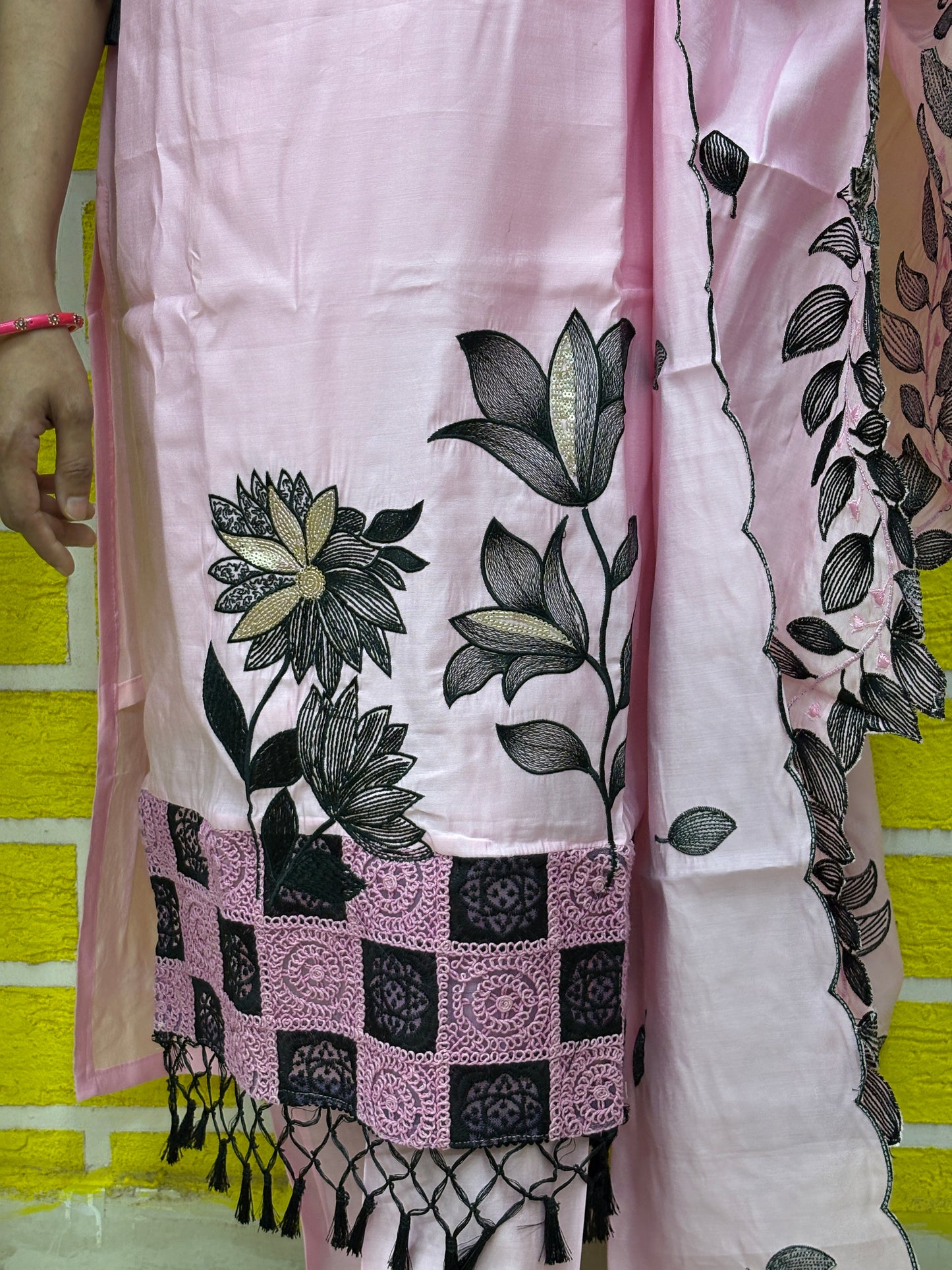 Soft Pink Printed Kurti Set with Contrast Dupatta Kurti Set AAKS0LP6