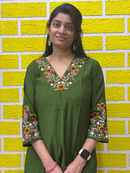 Co-ord Set-AACS0V24251 Roman Silk with Embroidery work Green Color