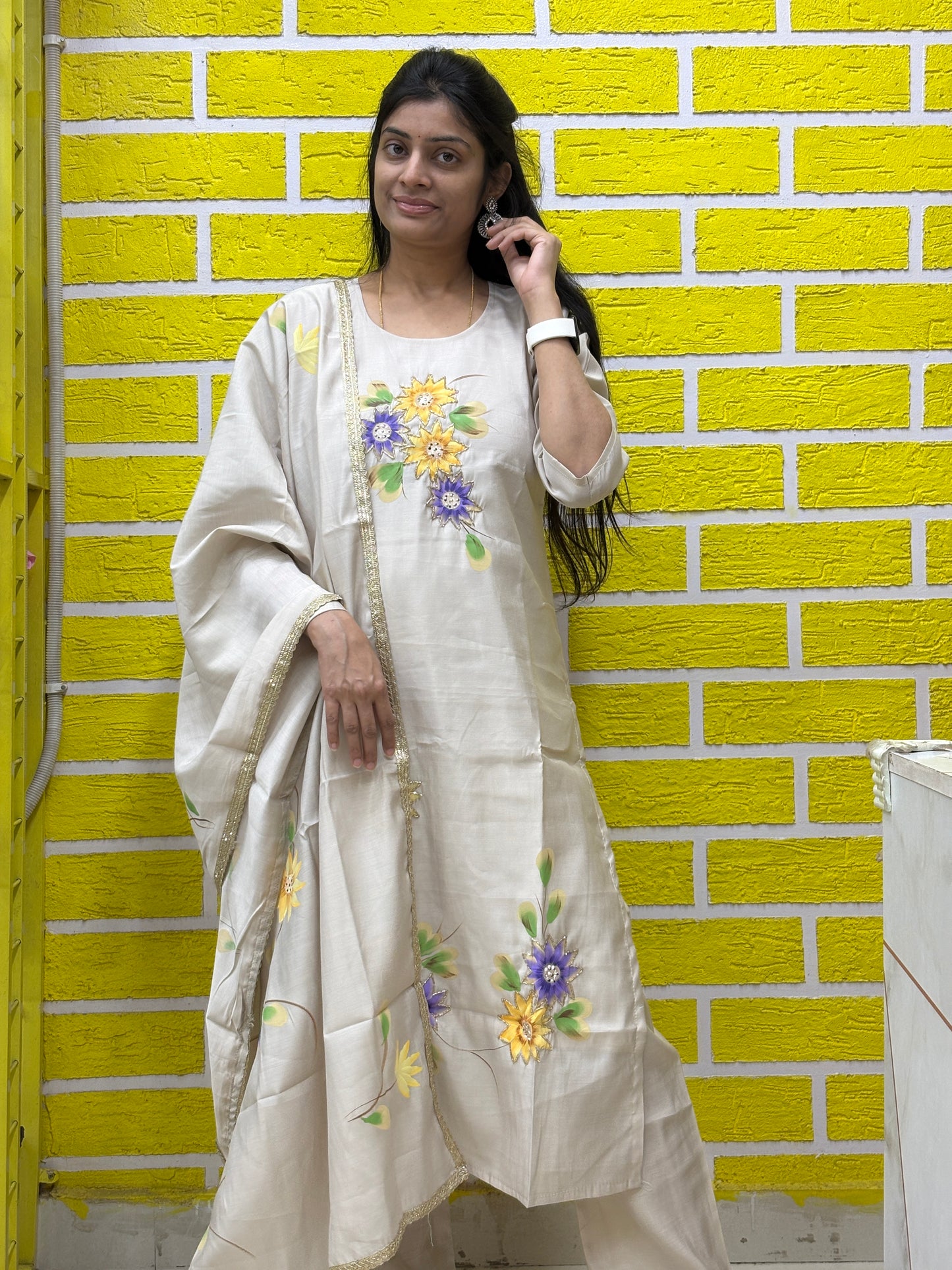 Beige Floral Printed Kurti Set with Matching Dupatta Kurti Set AAKS0UL4