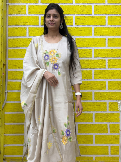 Beige Floral Printed Kurti Set with Matching Dupatta Kurti Set AAKS0UL4