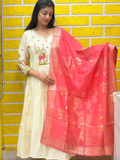 Cream Embroidered Mul Chanderi Kurti Set with Coral Dupatta AAKS0UN9