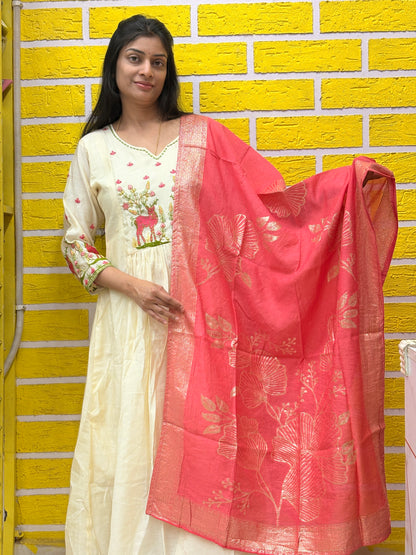 Cream Embroidered Mul Chanderi Kurti Set with Coral Dupatta AAKS0UN9