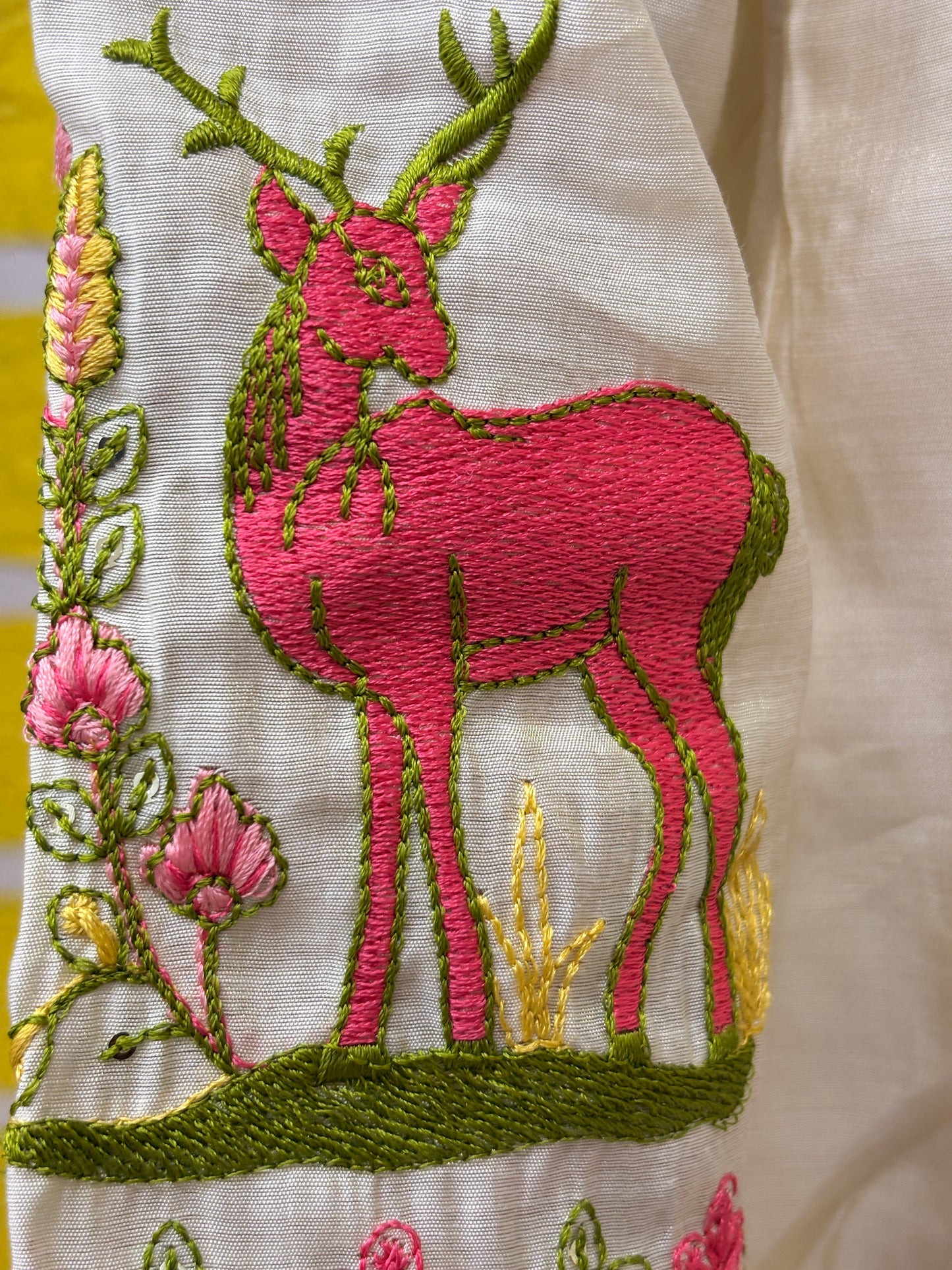 Cream Embroidered Mul Chanderi Kurti Set with Coral Dupatta AAKS0UN9