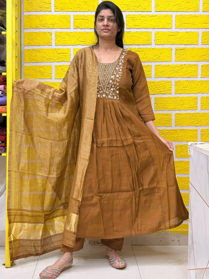 Brown Embroidered Mul Chanderi Kurti Set with Zari Dupatta AAKS0UO6