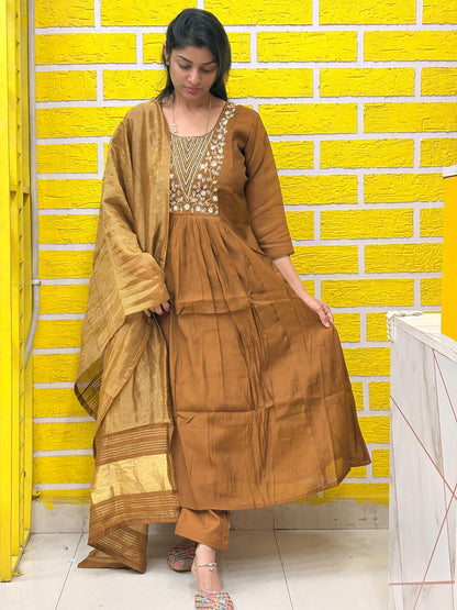 Brown Embroidered Mul Chanderi Kurti Set with Zari Dupatta AAKS0UO6