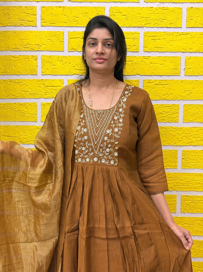 Brown Embroidered Mul Chanderi Kurti Set with Zari Dupatta AAKS0UO6