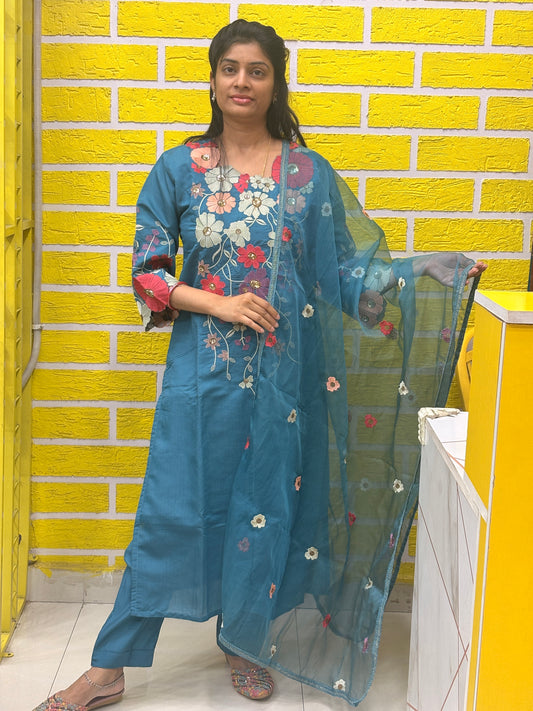 Deep Red Floral Embroidered Kurti Set with Sheer Dupatta Kurti Set AAKS0UN16